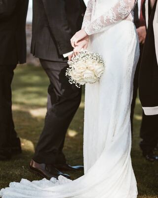 Hochzeitspapeterie und Dekoration mit Datum